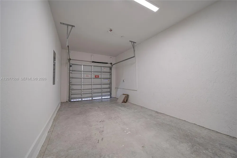 11881 NW 47th Mnr Coral Springs, FL 33076