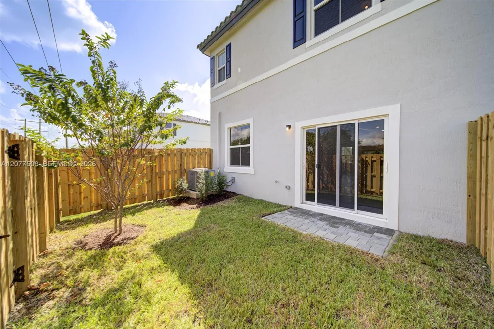 11881 NW 47th Mnr Coral Springs, FL 33076