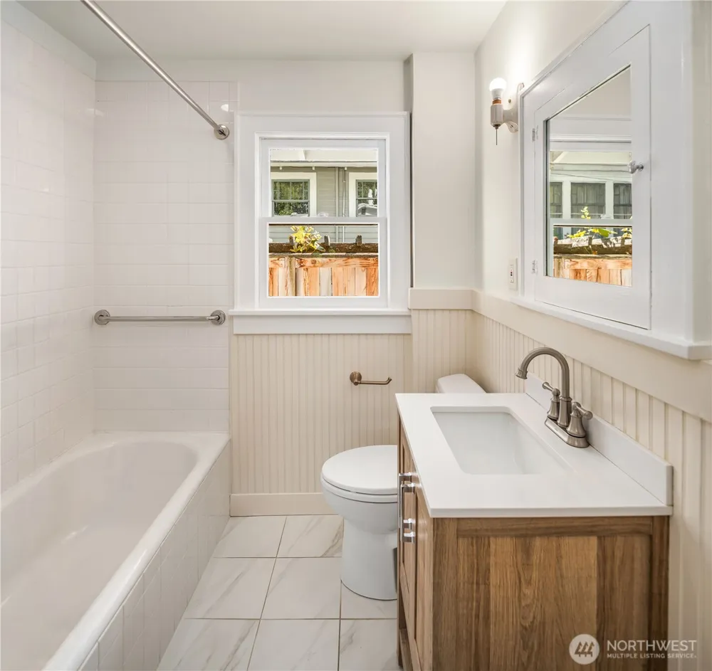 1703 NE 73rd Street Seattle, WA 98115