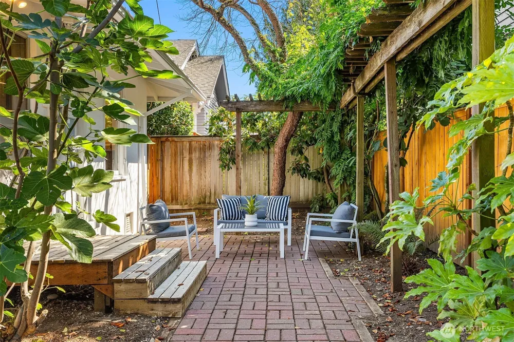 1703 NE 73rd Street Seattle, WA 98115