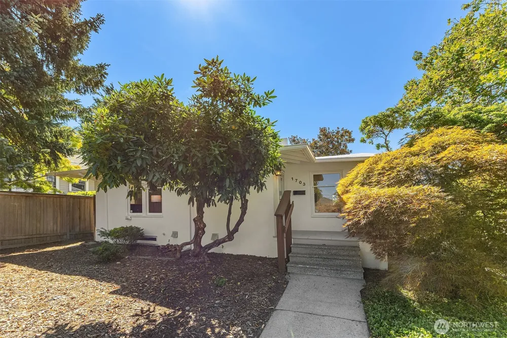1703 NE 73rd Street Seattle, WA 98115