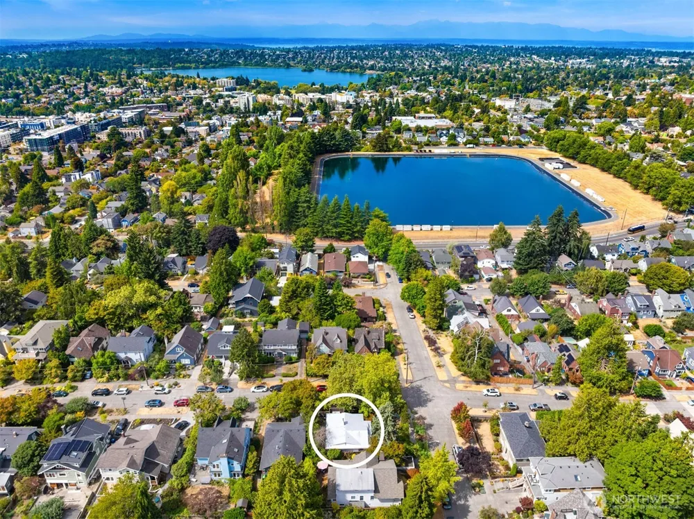 1703 NE 73rd Street Seattle, WA 98115