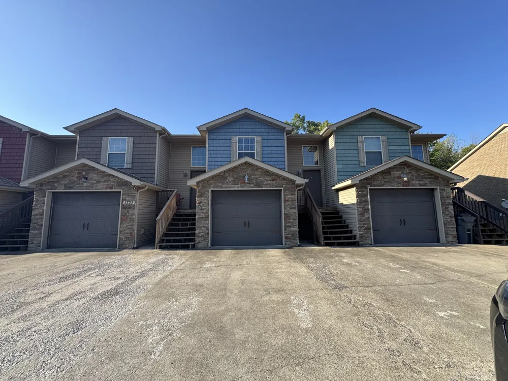 1727 Thistlewood Dr #C Clarksville, TN 37042