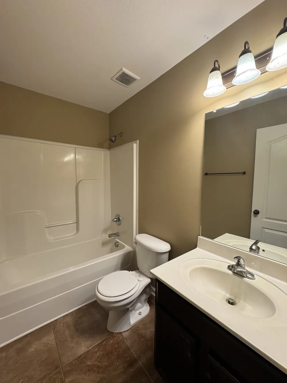 1727 Thistlewood Dr #C Clarksville, TN 37042