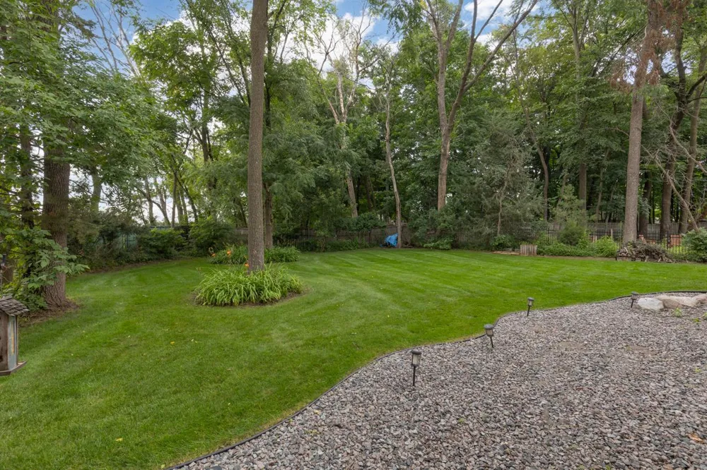 2180 Crestview Drive Excelsior, MN 55331