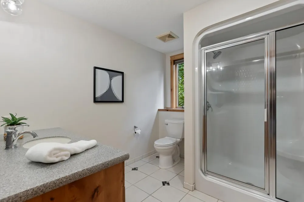 2180 Crestview Drive Excelsior, MN 55331