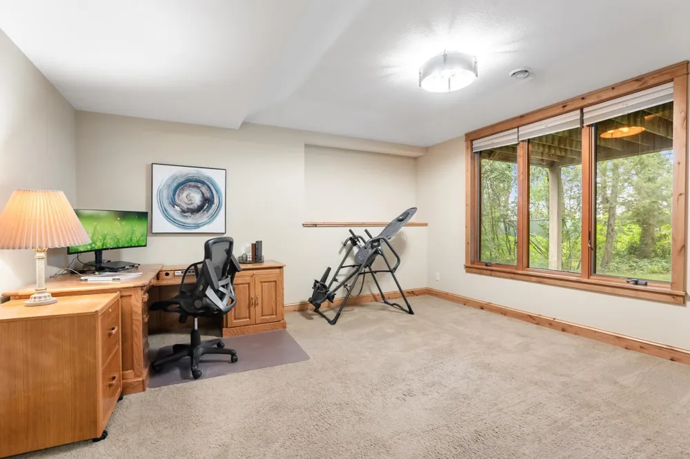 2180 Crestview Drive Excelsior, MN 55331