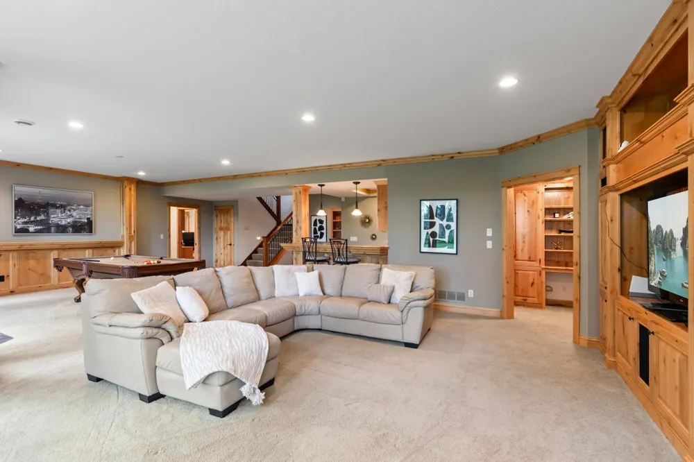 2180 Crestview Drive Excelsior, MN 55331