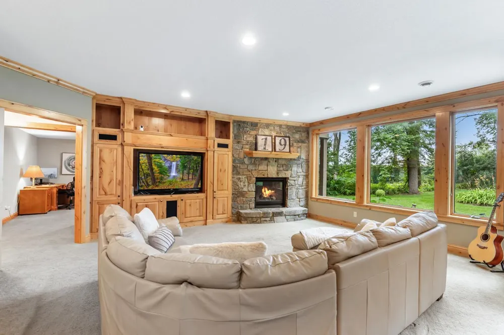 2180 Crestview Drive Excelsior, MN 55331