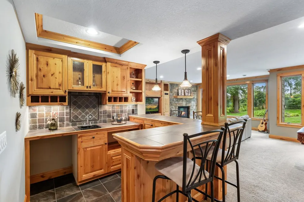 2180 Crestview Drive Excelsior, MN 55331