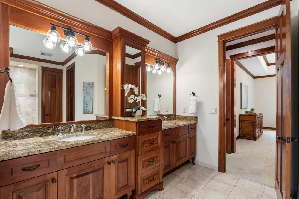 2180 Crestview Drive Excelsior, MN 55331