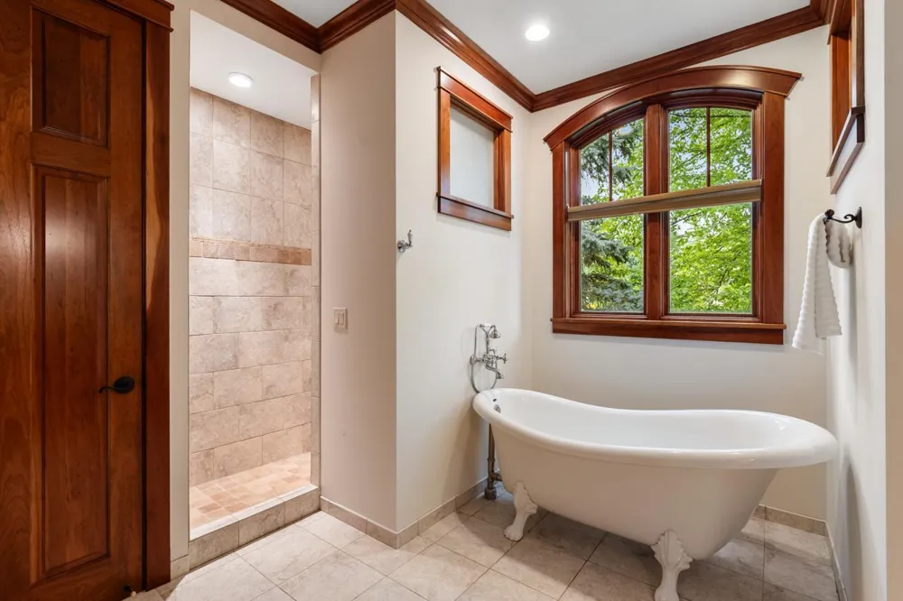 2180 Crestview Drive Excelsior, MN 55331