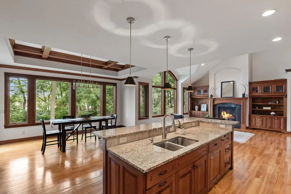 2180 Crestview Drive Excelsior, MN 55331