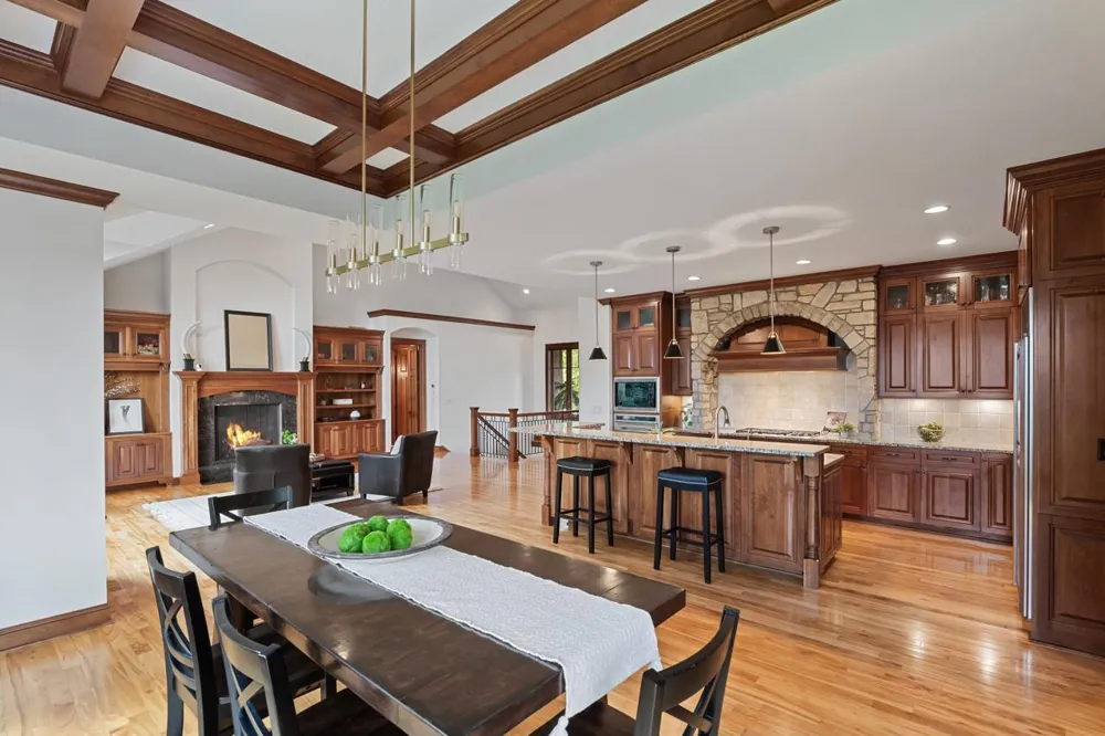 2180 Crestview Drive Excelsior, MN 55331