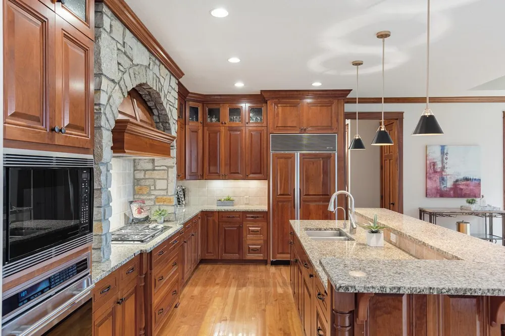 2180 Crestview Drive Excelsior, MN 55331