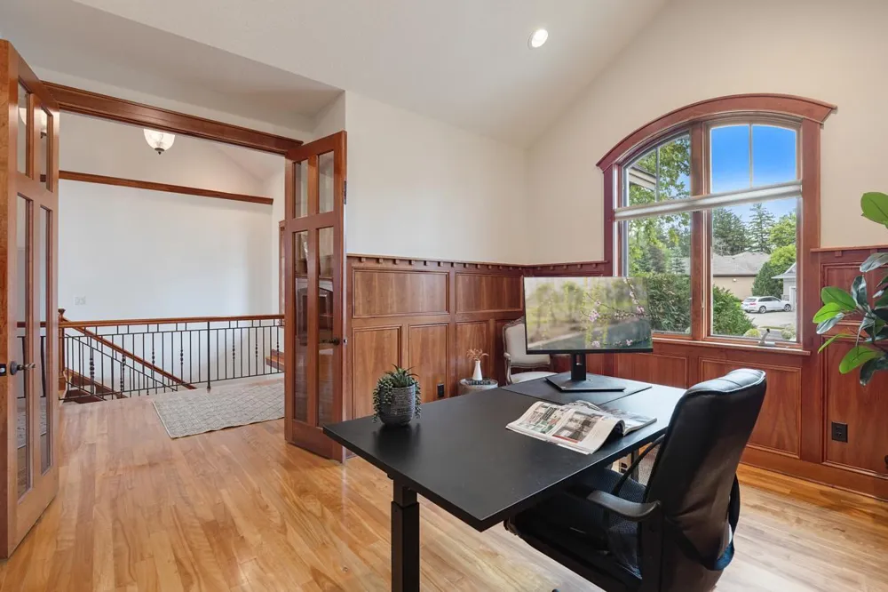 2180 Crestview Drive Excelsior, MN 55331