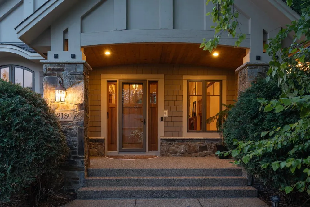 2180 Crestview Drive Excelsior, MN 55331