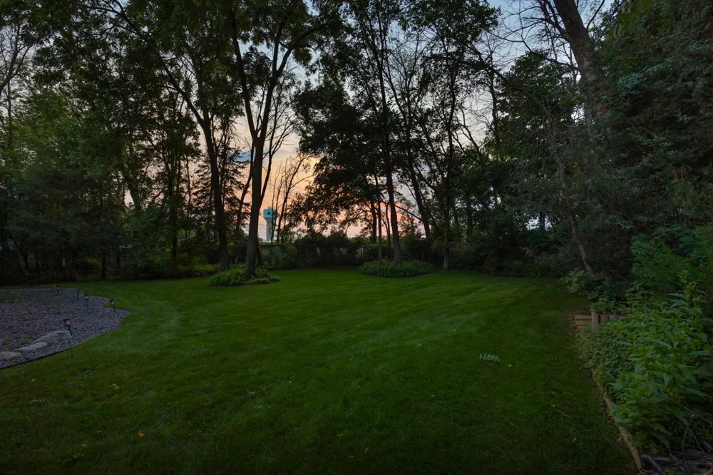 2180 Crestview Drive Excelsior, MN 55331