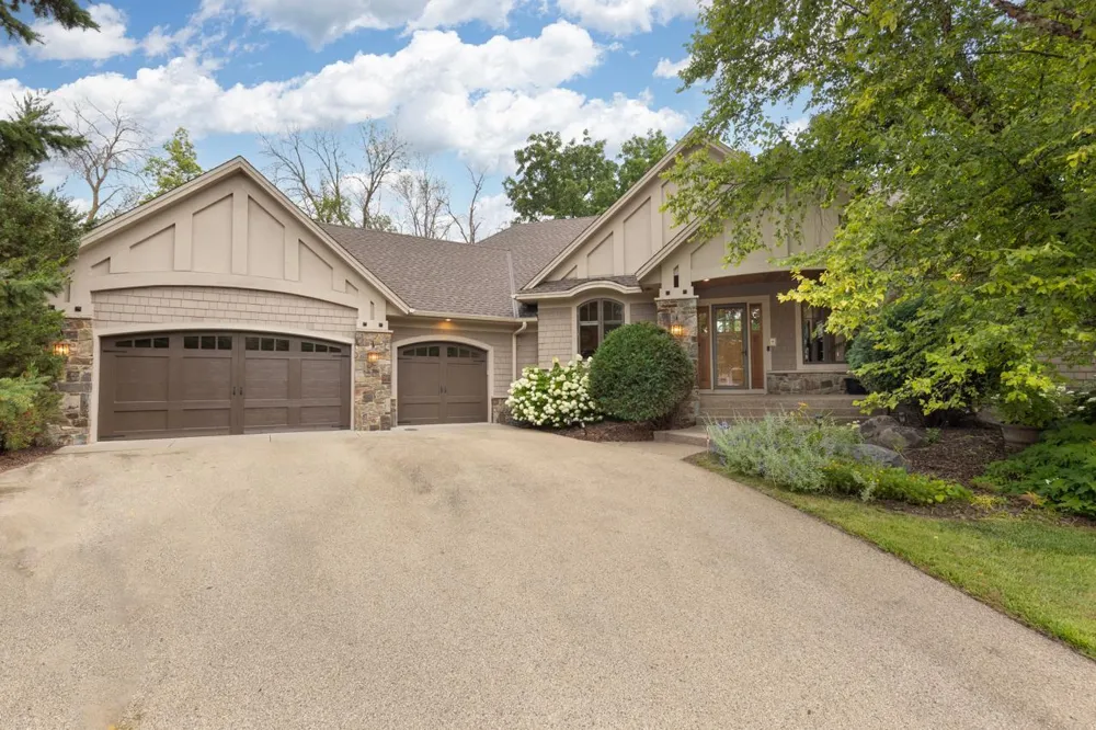 2180 Crestview Drive Excelsior, MN 55331