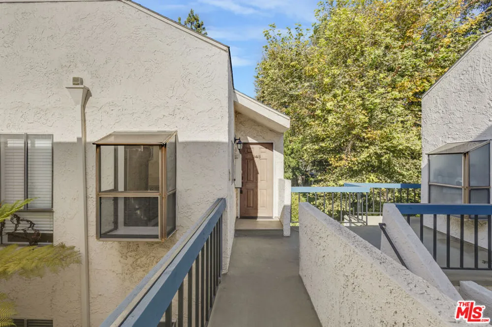 18411 Hatteras Street #246 Tarzana, CA 91356