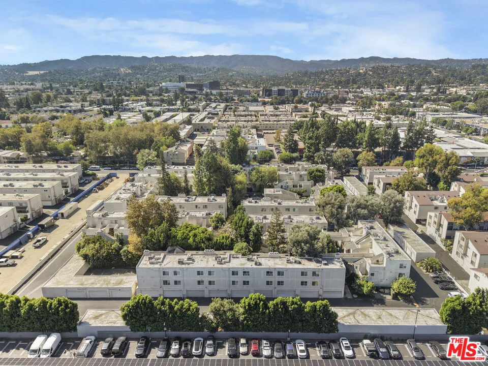18411 Hatteras Street #246 Tarzana, CA 91356