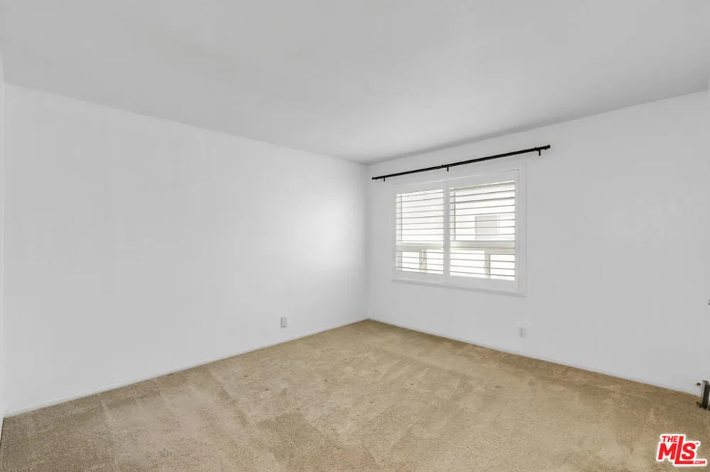 18411 Hatteras Street #246 Tarzana, CA 91356