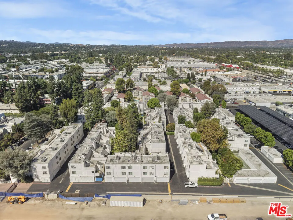 18411 Hatteras Street #246 Tarzana, CA 91356