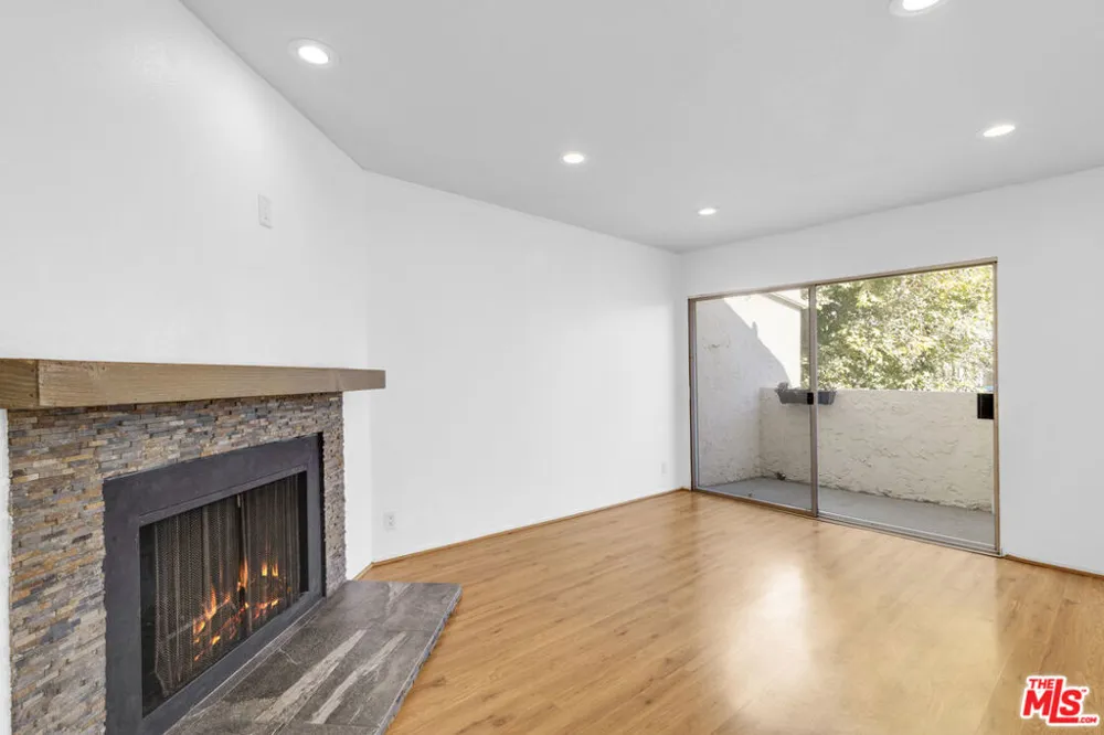 18411 Hatteras Street #246 Tarzana, CA 91356