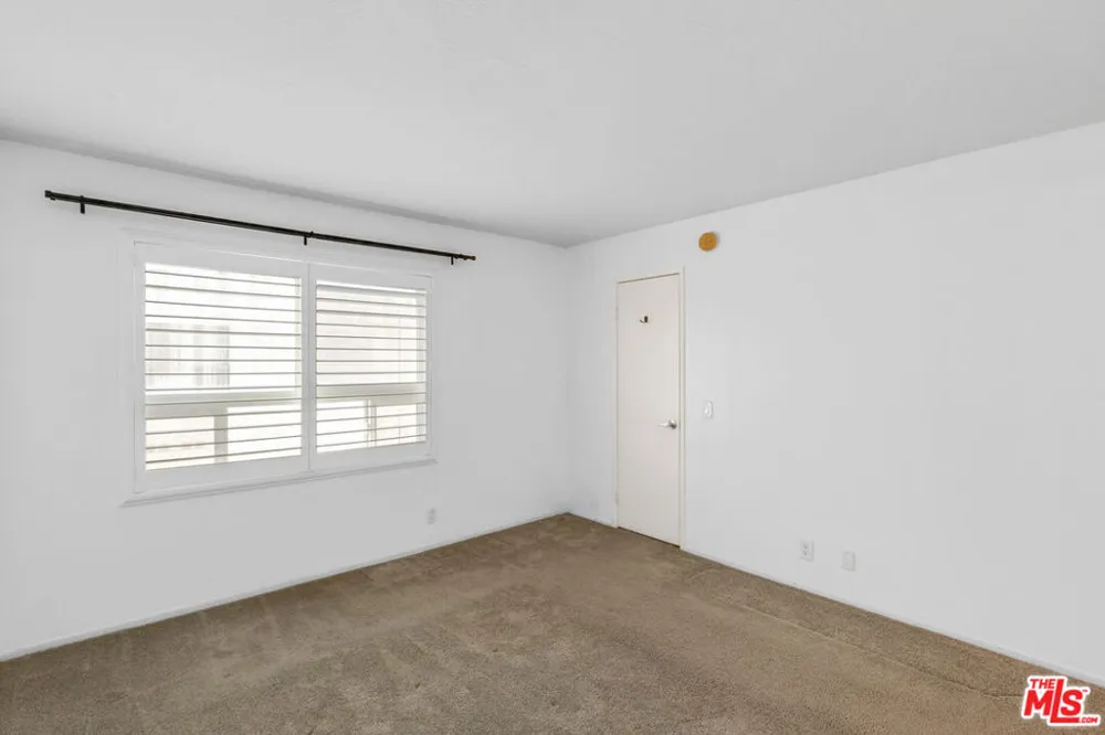 18411 Hatteras Street #246 Tarzana, CA 91356