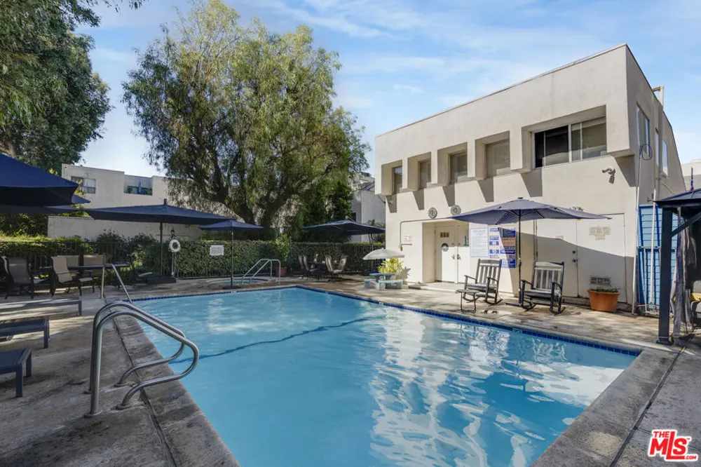18411 Hatteras Street #246 Tarzana, CA 91356
