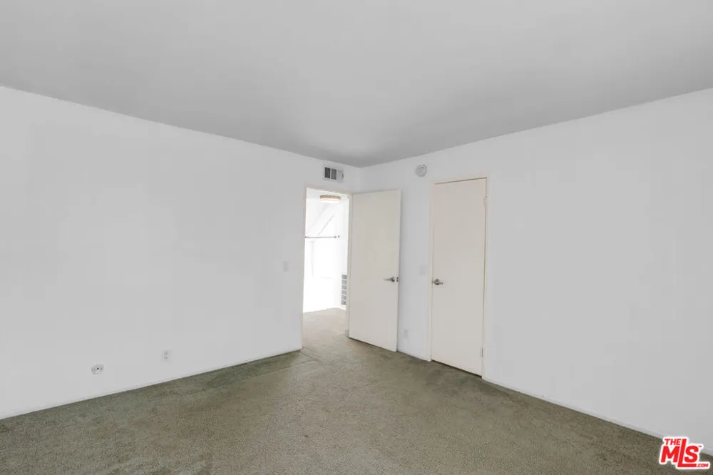 18411 Hatteras Street #246 Tarzana, CA 91356
