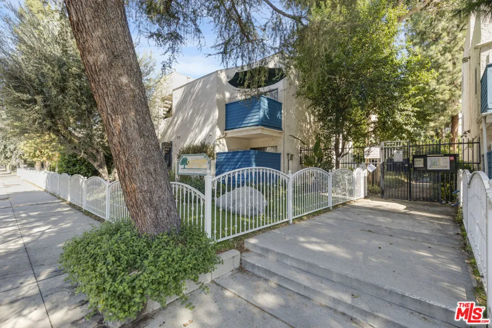 18411 Hatteras Street #246 Tarzana, CA 91356