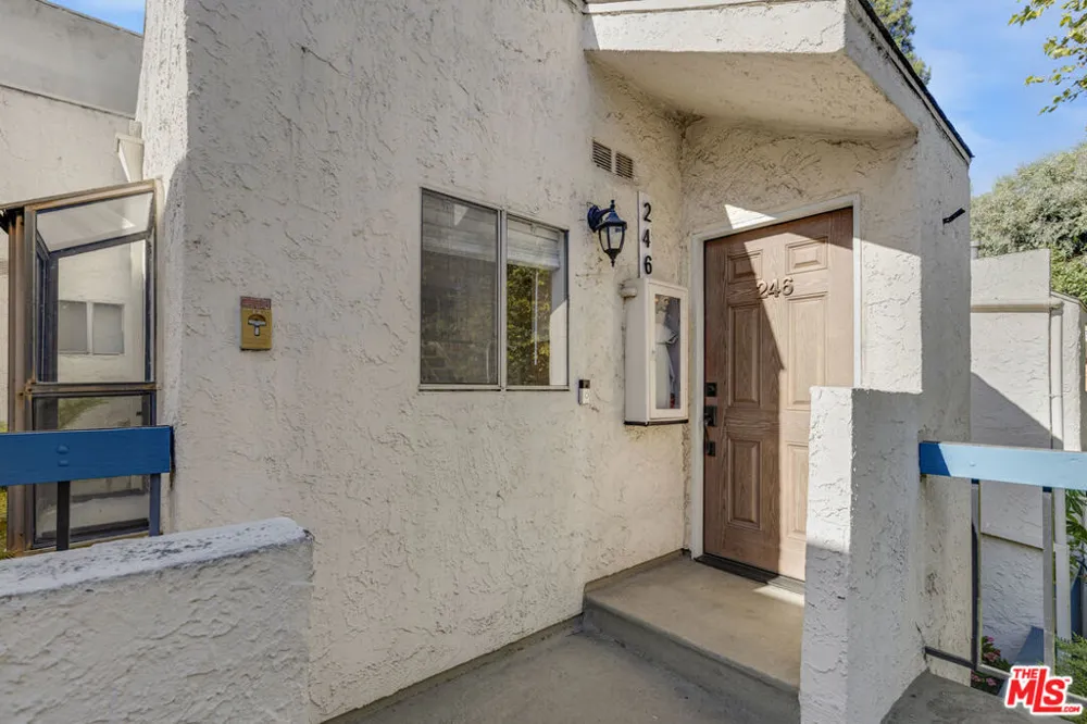 18411 Hatteras Street #246 Tarzana, CA 91356