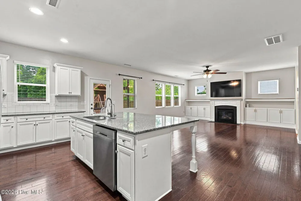 1009 Dillon Lake Drive Knightdale, NC 27545