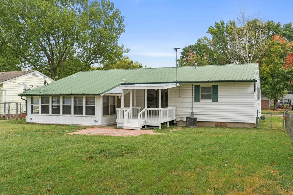 507 S Hamilton Avenue Dewey, OK 74029