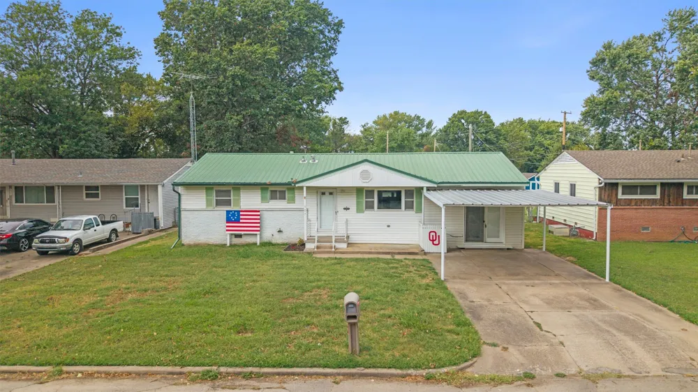 507 S Hamilton Avenue Dewey, OK 74029