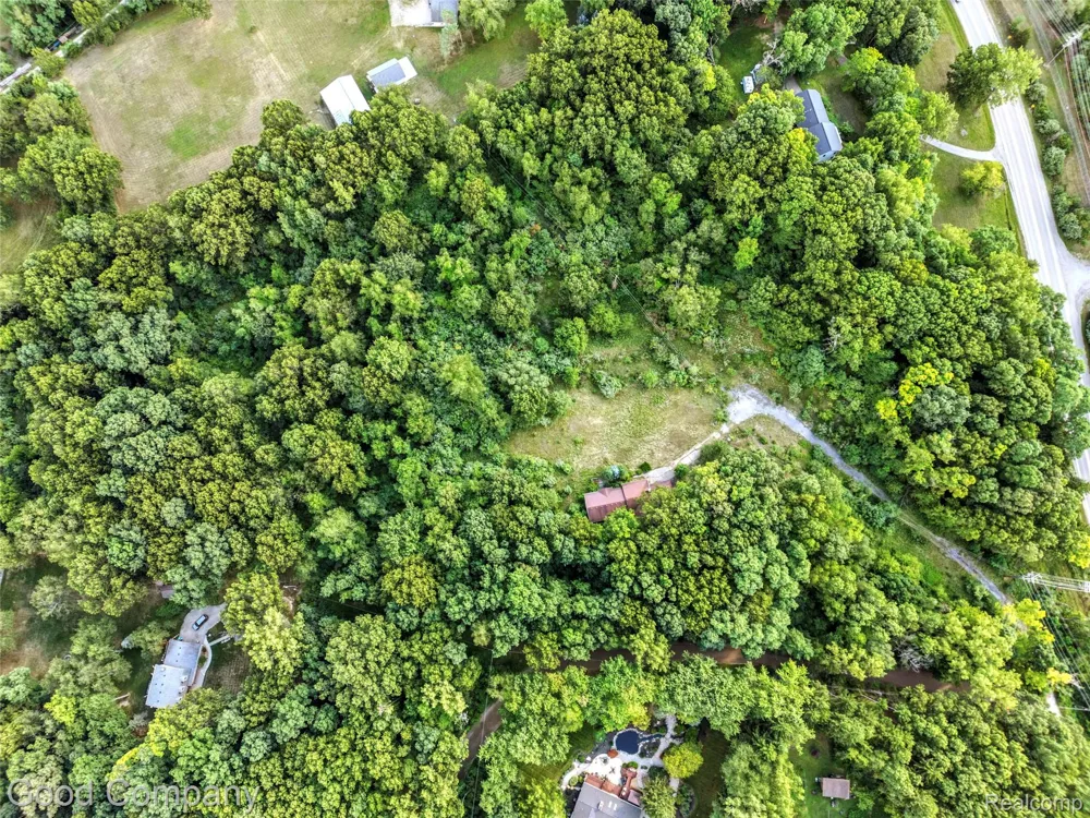 3187 Mapleridge Milford Charter Township, MI 48380