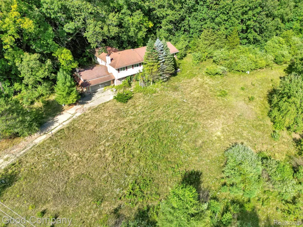 3187 Mapleridge Milford Charter Township, MI 48380