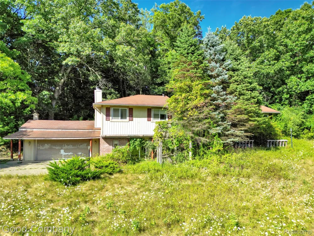3187 Mapleridge Milford Charter Township, MI 48380