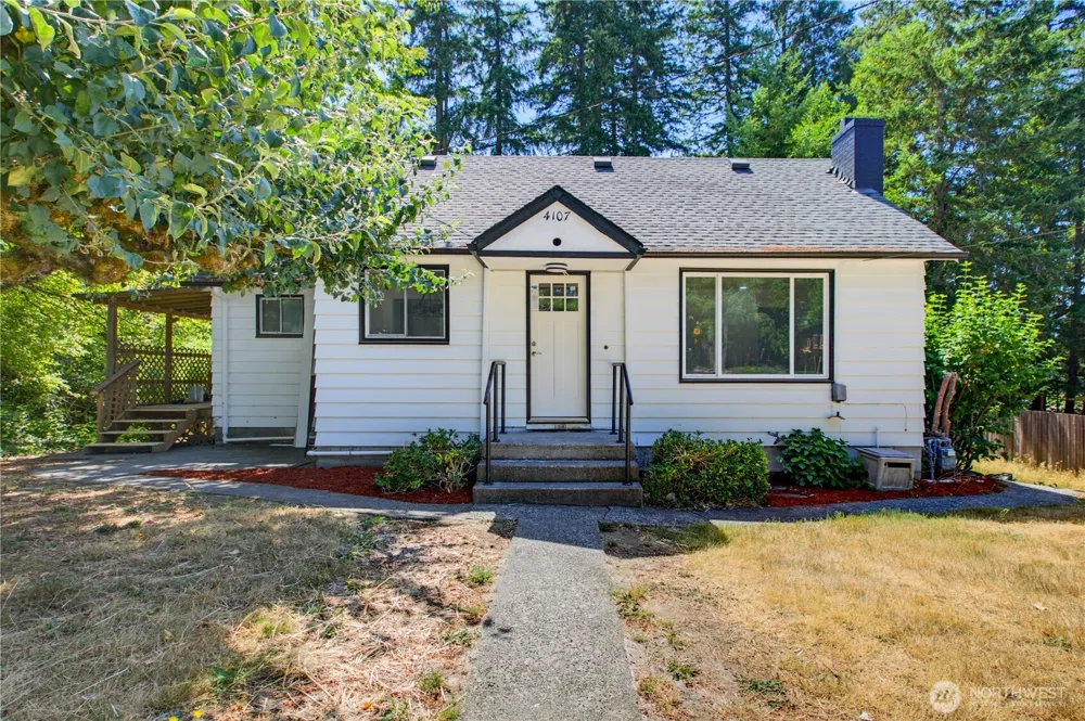 4107 Madrona Drive SE Port Orchard, WA 98366