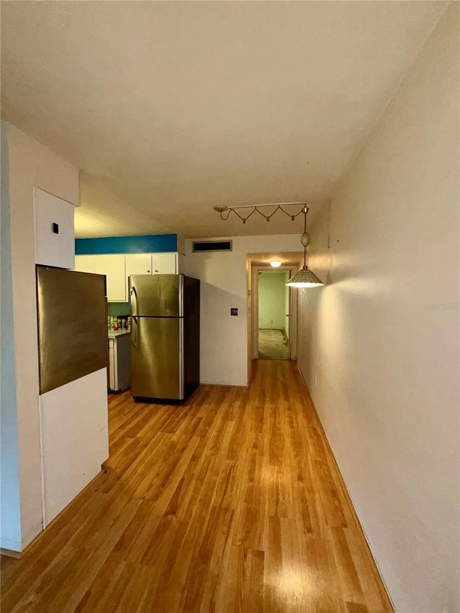 450 32ND AVE N #107W St Petersburg, FL 33704