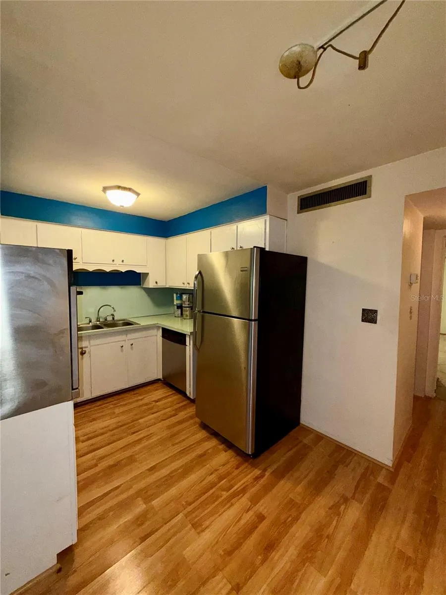 450 32ND AVE N #107W St Petersburg, FL 33704