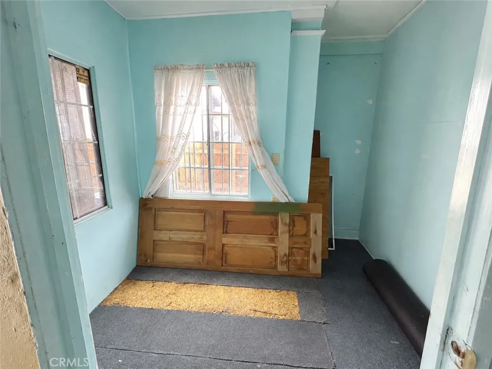 1366 E 57th Los Angeles, CA 90011