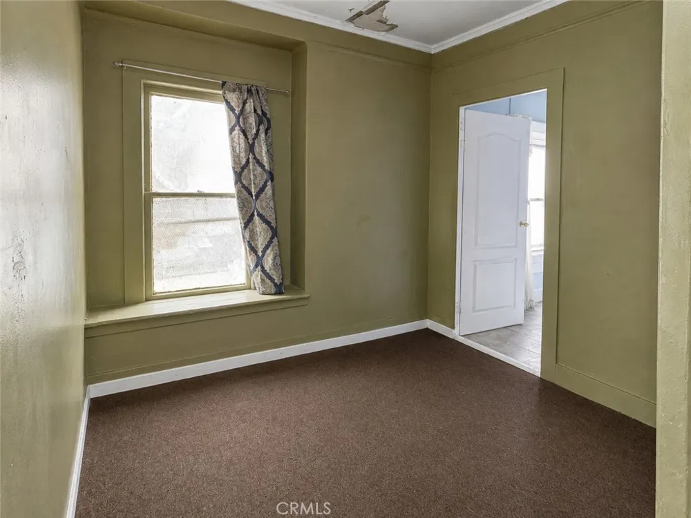 1366 E 57th Los Angeles, CA 90011