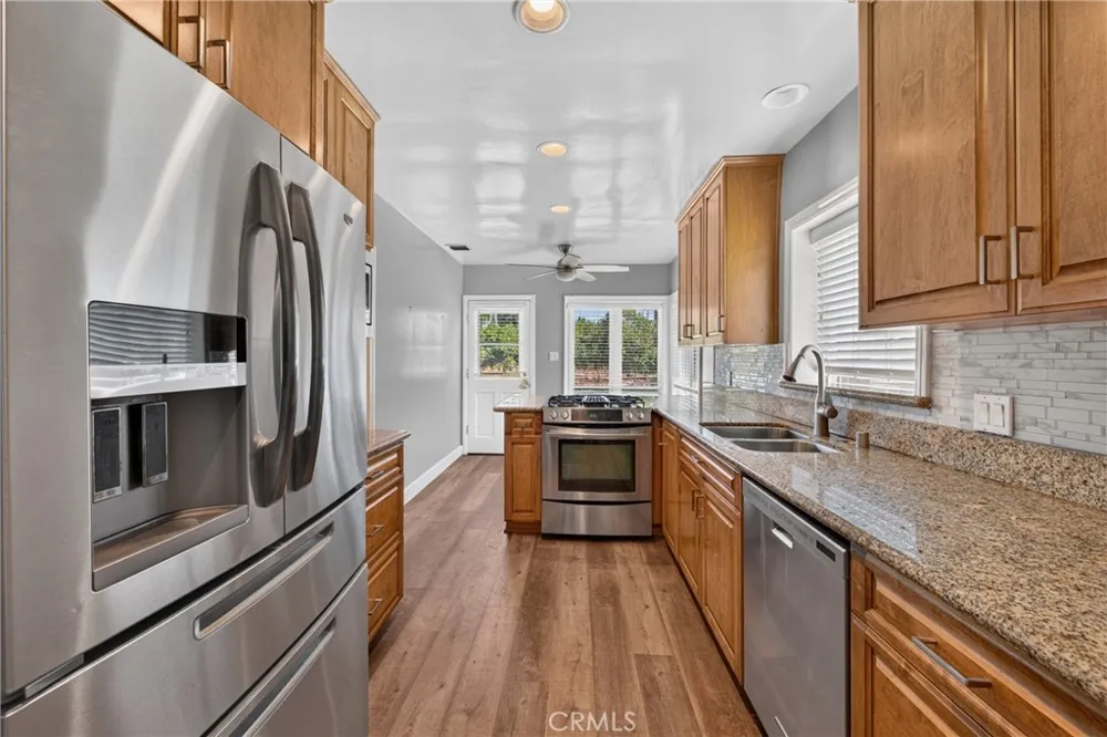1721 W Palmyra Orange, CA 92868