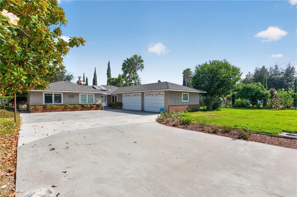 1721 W Palmyra Orange, CA 92868