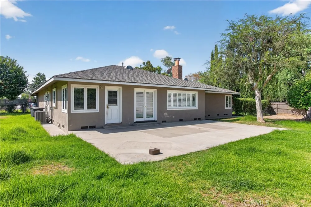 1721 W Palmyra Orange, CA 92868