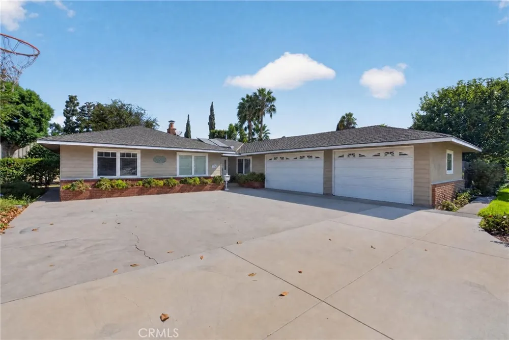 1721 W Palmyra Orange, CA 92868