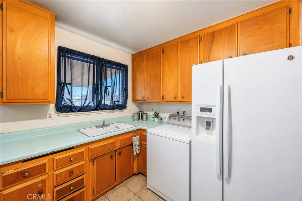 1933 Forane Barstow, CA 92311