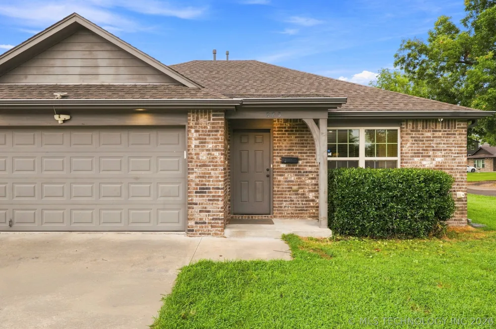 225 E Bryan Avenue Sapulpa, OK 74066
